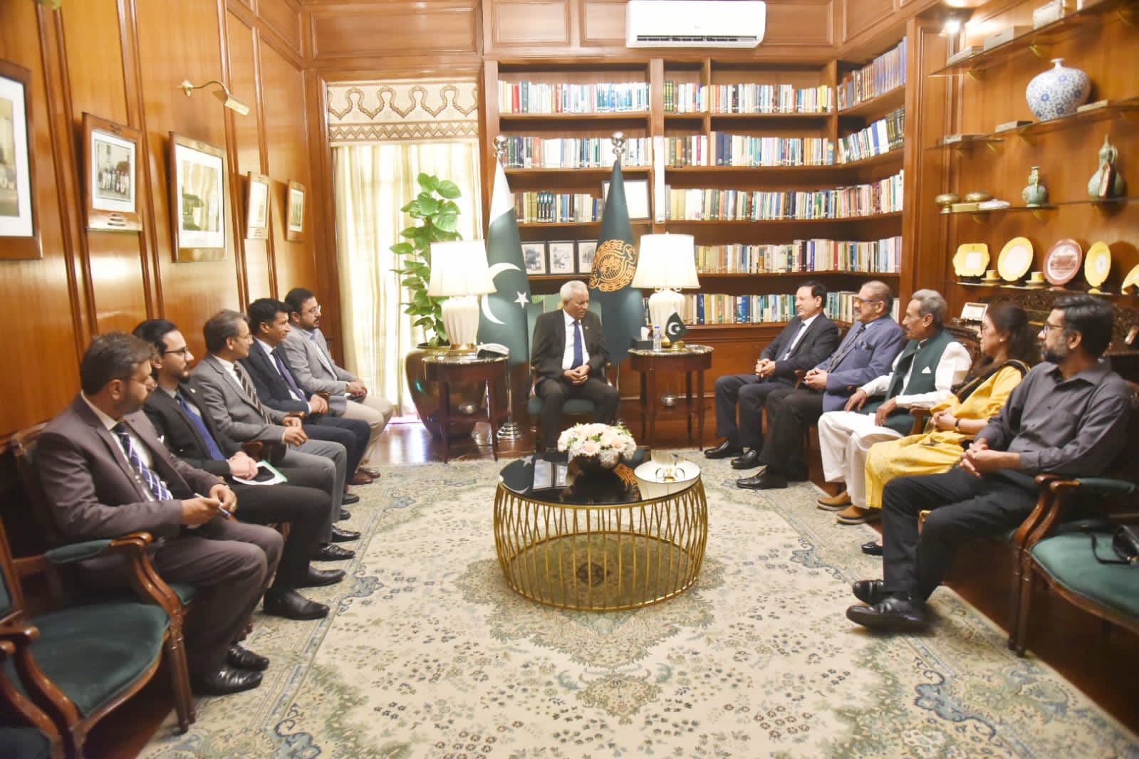 Press council Members Meet Governor  Sind